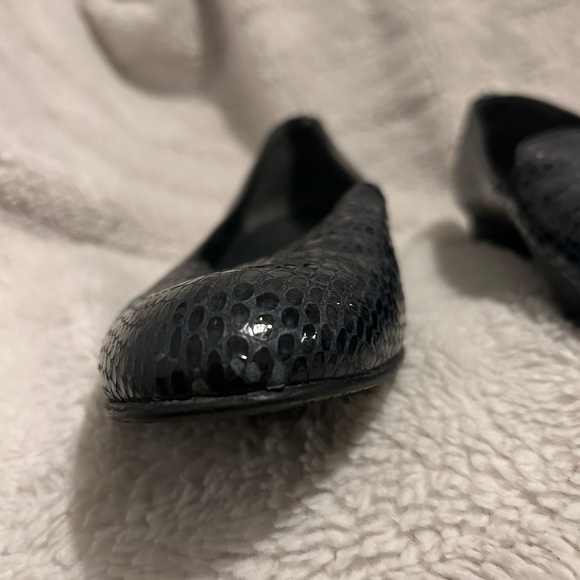 STUART WEITZMAN - Picture 11 of 14